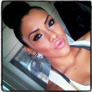 Meet your Posher, Karely